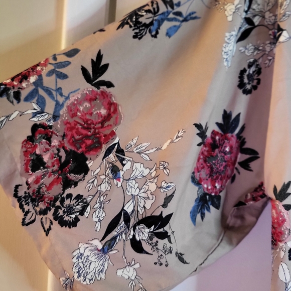 Wet Seal Floral Kimono Top - Pink and Black - Picture 2 of 2